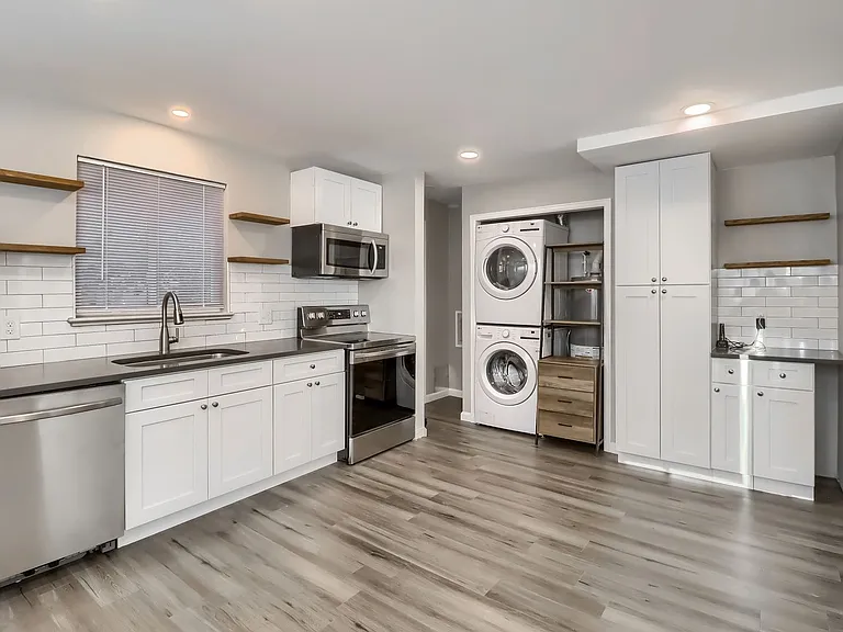 3341 N Olive St — Photo 8