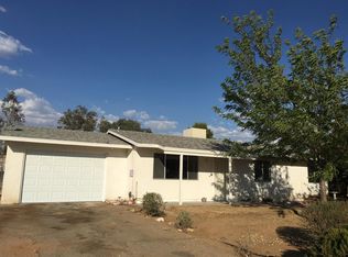 10691 Nambe Rd, Apple Valley, CA 92308