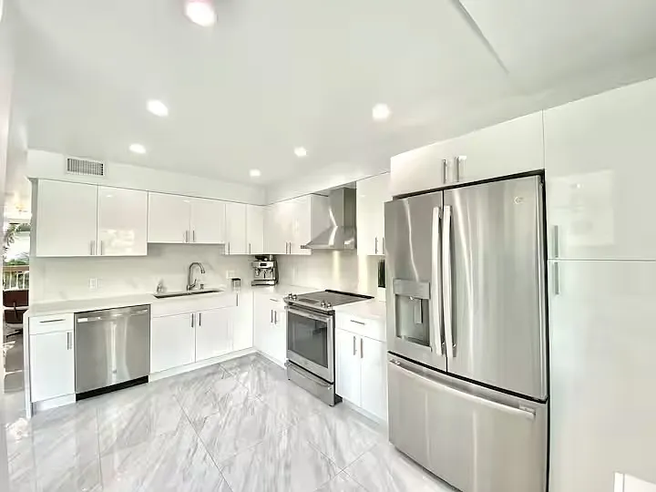 Kitchen - 995 9th Ave S #4