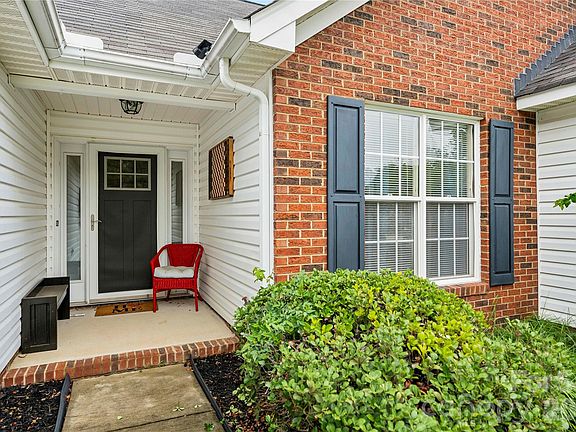 2nd image of 4614 Capstone Dr