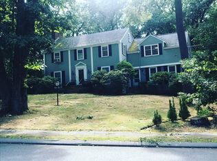 2 Durham Dr, Lynnfield, MA 01940