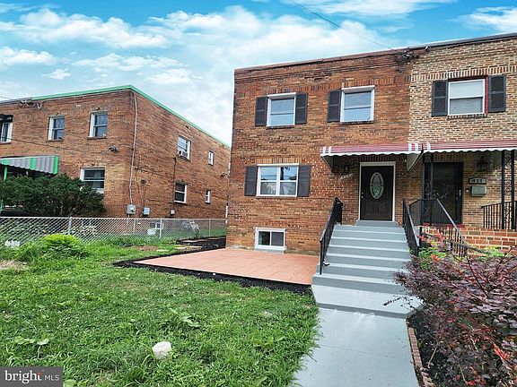 2nd image of 413 Valley Ave SE