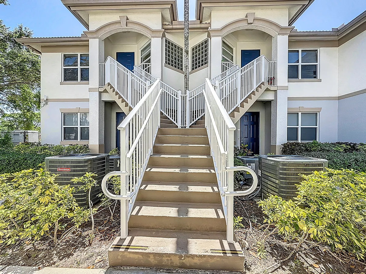 Building Photo - 3200 N Haverhill Rd