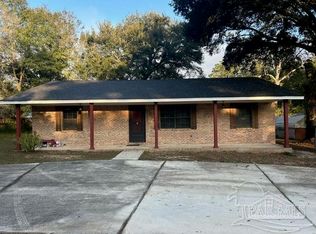 5720 Meadow Rd, Milton, FL 32583