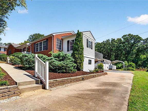 5th image of 1027 Shamrock Rd
