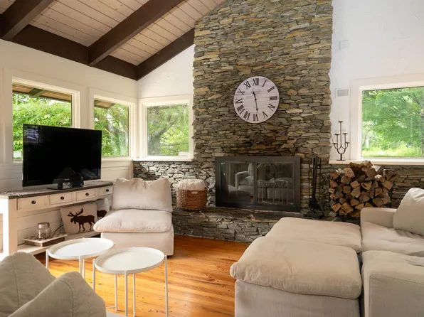 35 Glendon Hill Road, Winhall, VT 05340