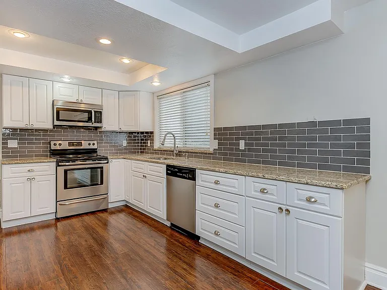 1025 N Eagle Hills Way — Photo 8