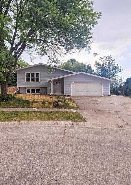 1st image of 596 Court DRIVE