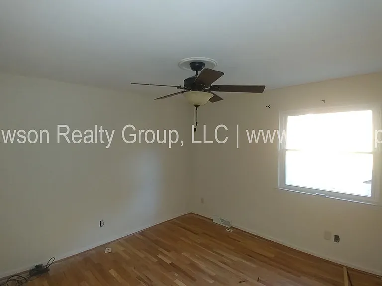 5405 Starkey Rd — Photo 10