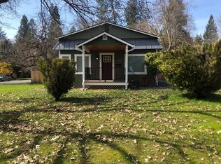 1202 NW Hawthorne Ave, Grants Pass, OR 97526