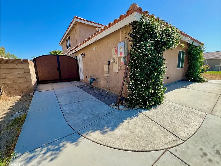 6438 Shayna Ct #B — Photo 15