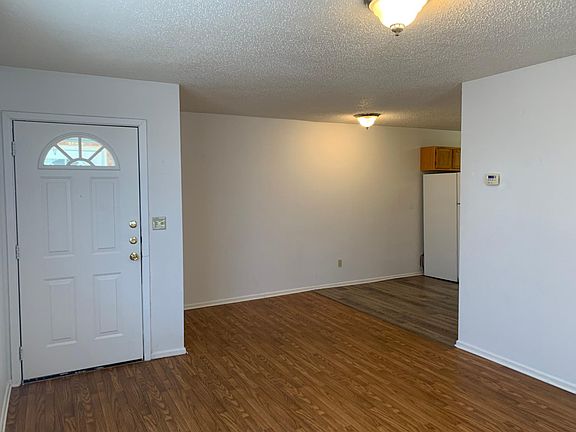 4th image of 220 Polk Ave