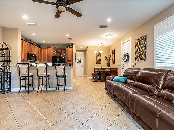 5th image of 2642 SW 81st Ter #201
