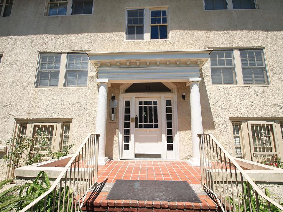 1st image of 11 Fontainebleau Dr APT A