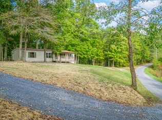 212 Old Ln, Gainesboro, TN 38562