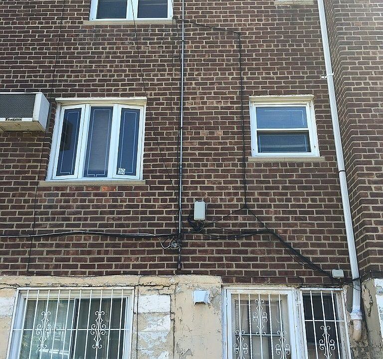 2nd image of 2182 Ford St