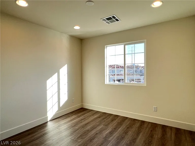 1421 Jules Ln — Photo 24