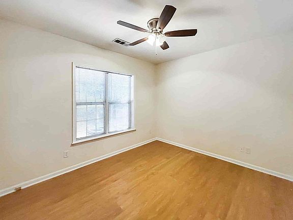 2nd image of 4033 Edgecomb Dr