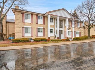 29225 Hayes Rd APT I10, Warren, MI 48088