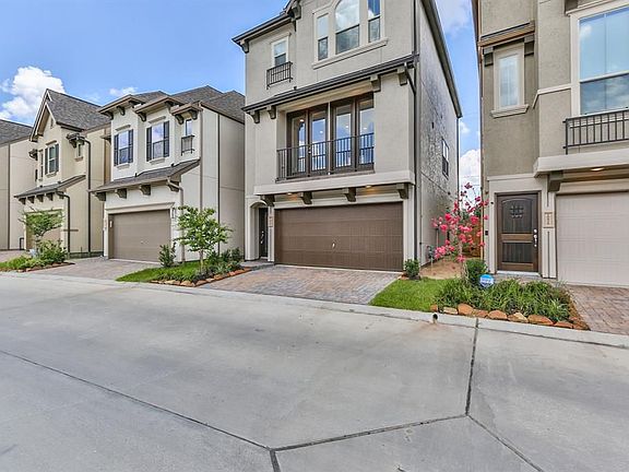 2nd image of 10828 Brittmoore Oaks Pl