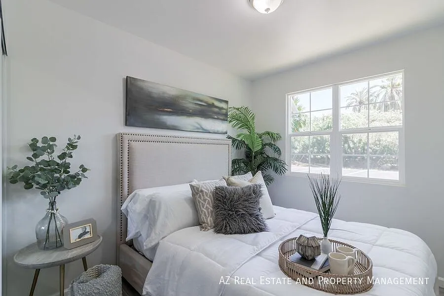 Move-in Special: $500 Deposit + 13-Month Lease + Free Month Chic Urban Retreat in the Heart of Ph... — Photo 3