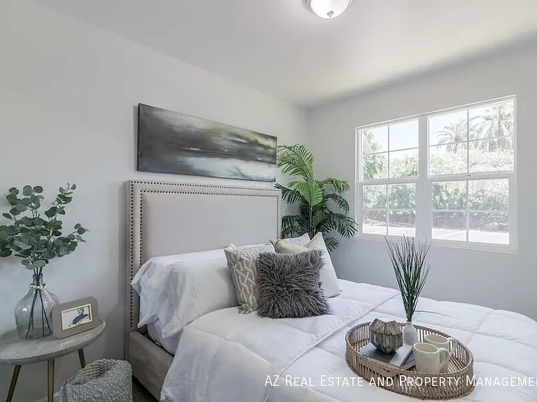 1649 E Oak St #9 — Photo 3