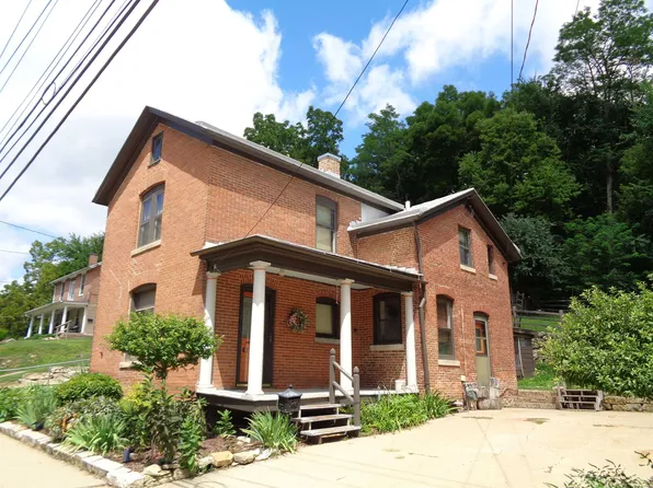 417 Franklin St, Galena, IL 61036