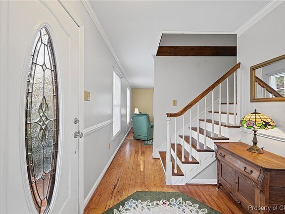 4th image of 2618 Woodford Ave