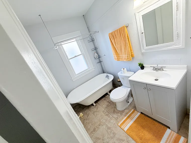 15711 Grovewood Ave #2 — Photo 21