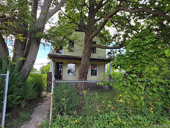 2nd image of 2917 McClellan St