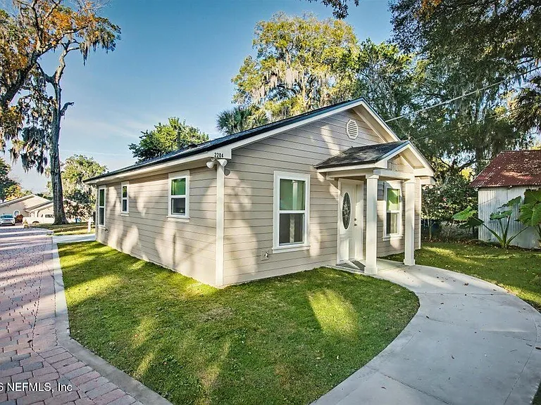 2210 Shepard St — Photo 4