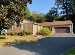 10 Durham Ln, Suffern, NY 10901