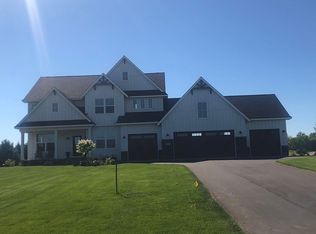 5674 Kelvin Ave N, Lake Elmo, MN 55042