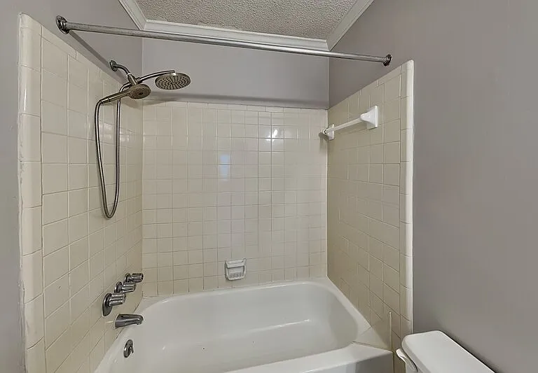 2468 Hampstead Dr — Photo 13