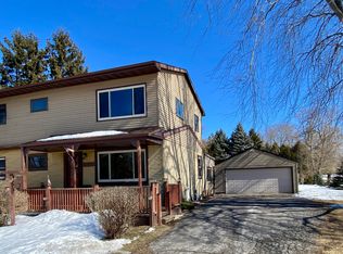 10962 S Richard Rd, Oak Creek, WI 53154