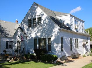 2434 N 72nd St, Wauwatosa, WI 53213