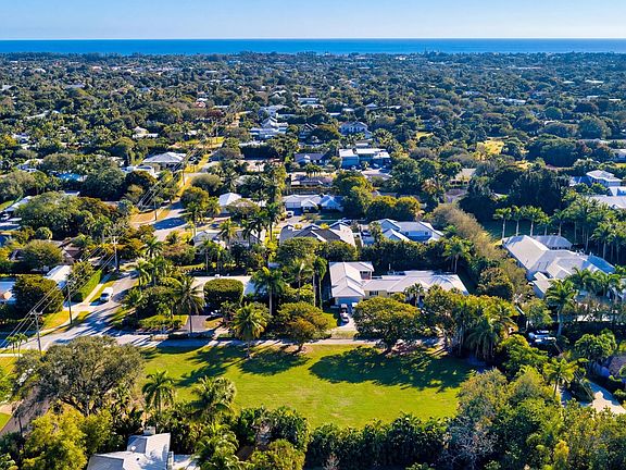 3rd image of 1098 Hibiscus Lane