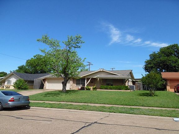 2nd image of 2217 Woodoak Dr