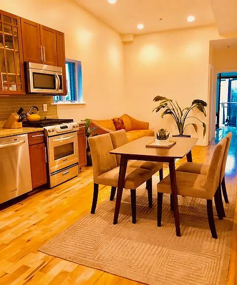 1419 Girard St NW #4 — Photo 1