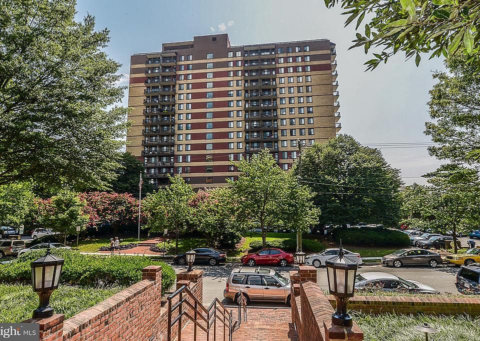 1st image of 801 N Pitt St APT 1106