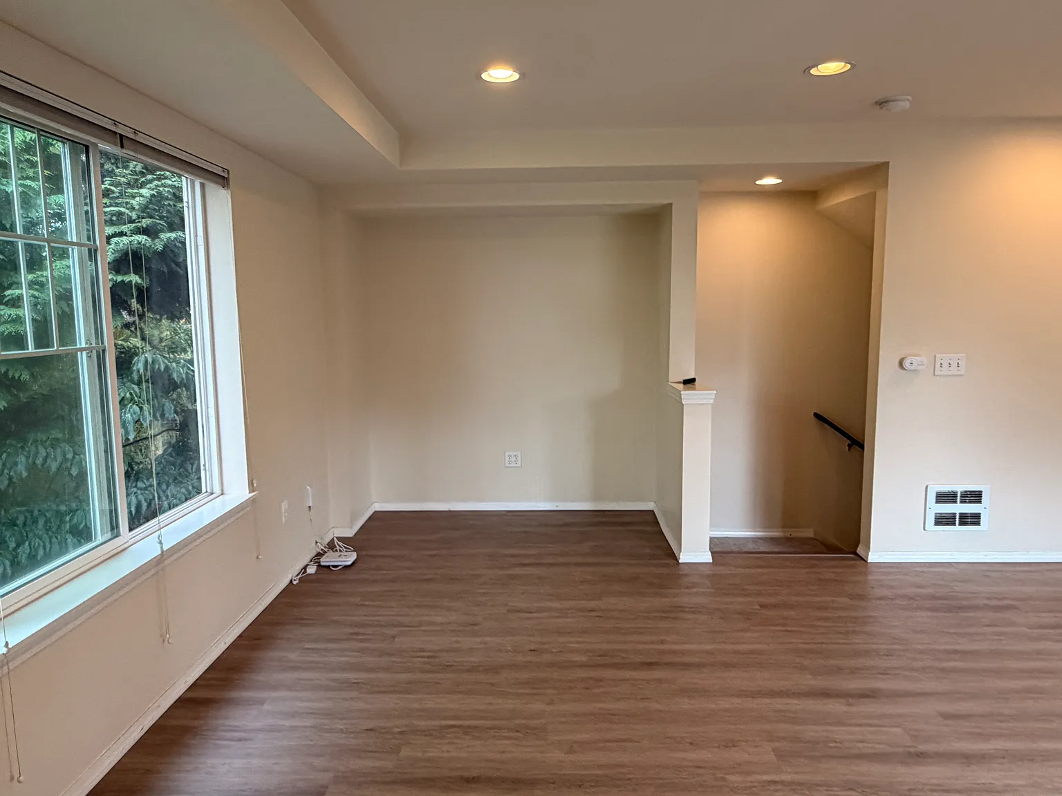 3 bed, 1410 sqft, $3,150 — Photo 2