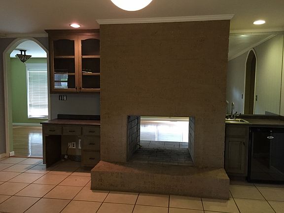 3rd image of 2547 Woodland Hills Dr