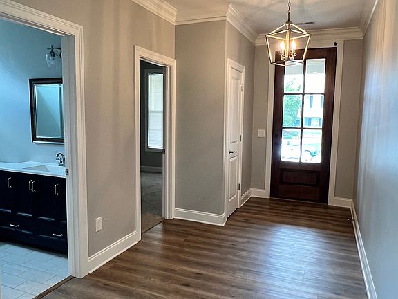 4th image of 4029 Loblolly Ln
