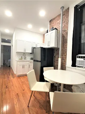 Rented by Compass | media 10