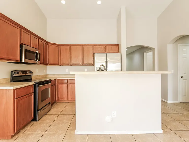 2431 W Gaby Rd — Photo 5