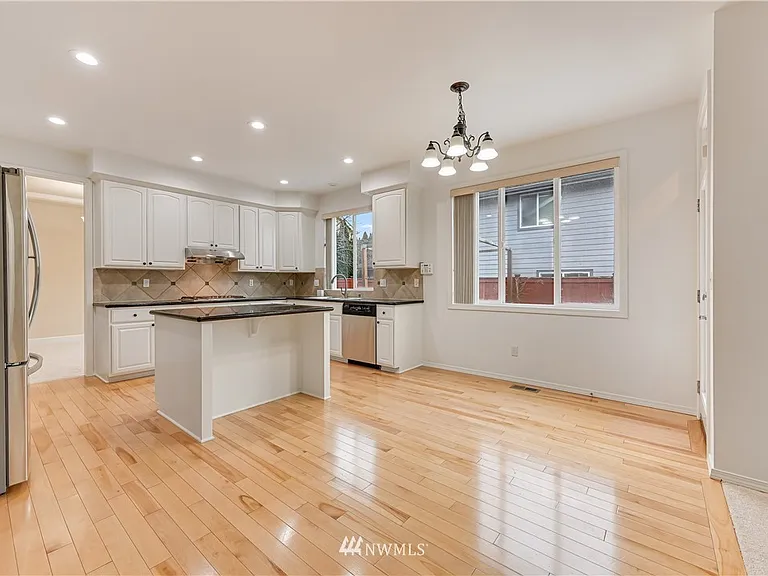 18820 35th Dr SE — Photo 19