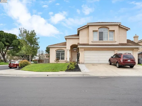 7448 Brighton Ct, Dublin, CA 94568