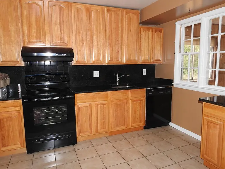 7606 Villanova Rd — Photo 2
