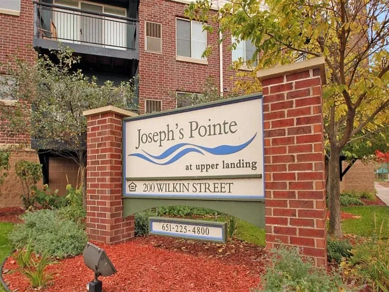 Joseph's Pointe at Upper Landing — Photo 30