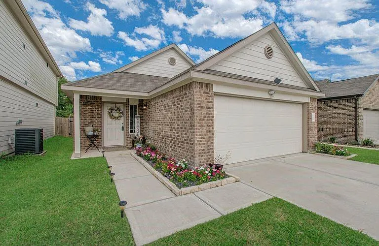 25416 Grotto Falls Ln — Photo 1